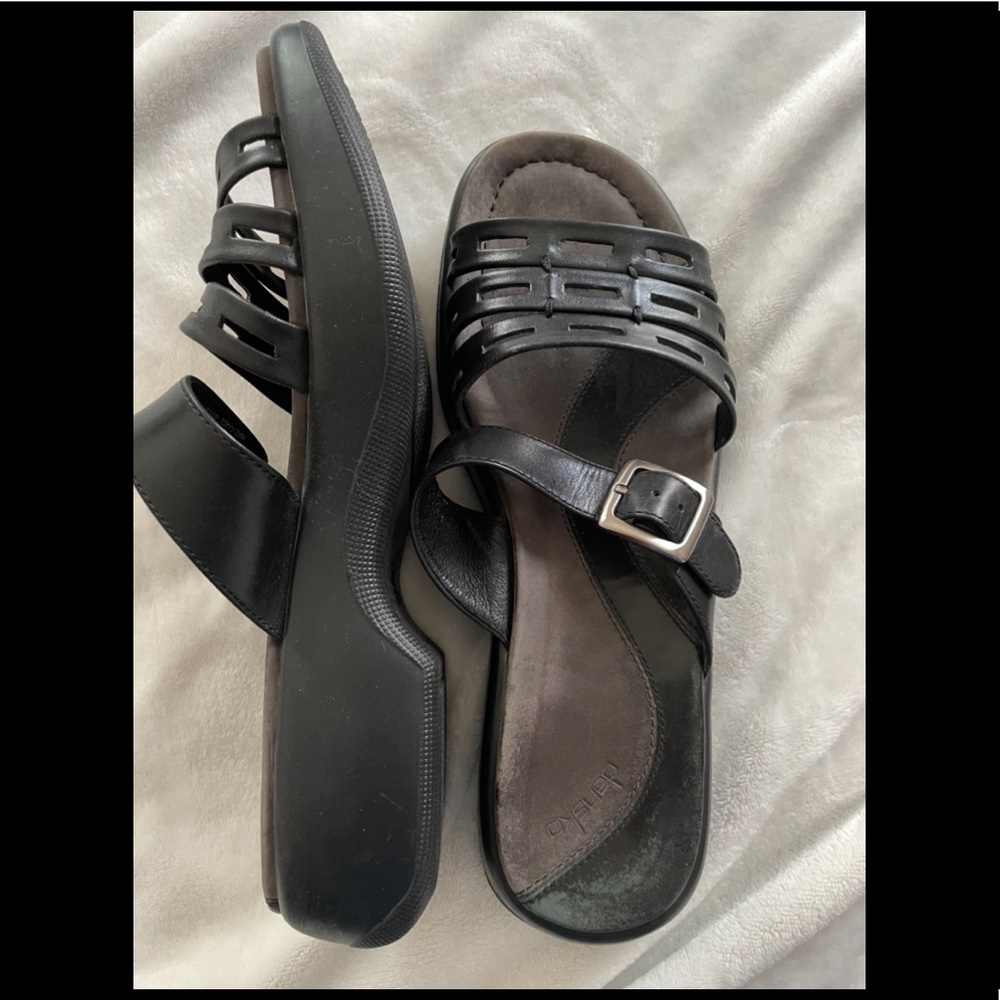 Dansko 11 Sandals